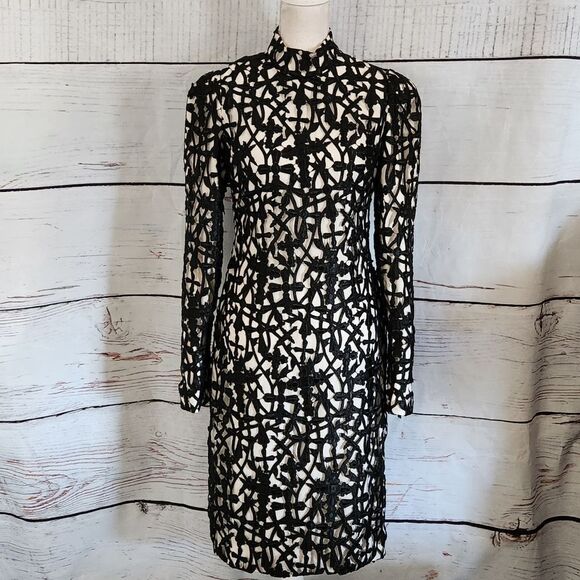 Versace 2012 Fall/Winter Runway Gothic Macrame Cross Cocktail Dress Size 6 NWT - Picture 2 of 10